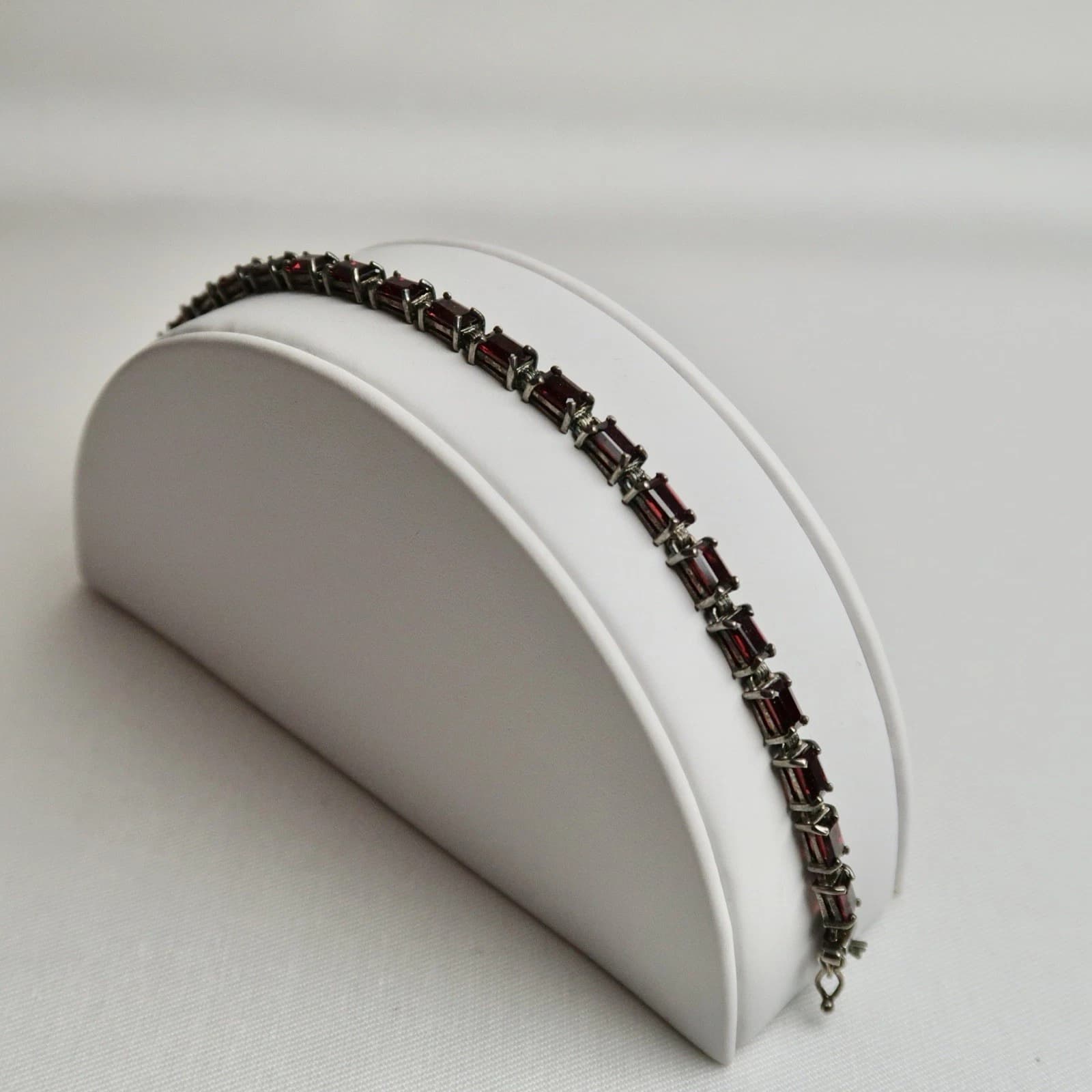 925 Sterling Silver Garnet Elegant Tennis Vintage Bracelet Jewelry Br102