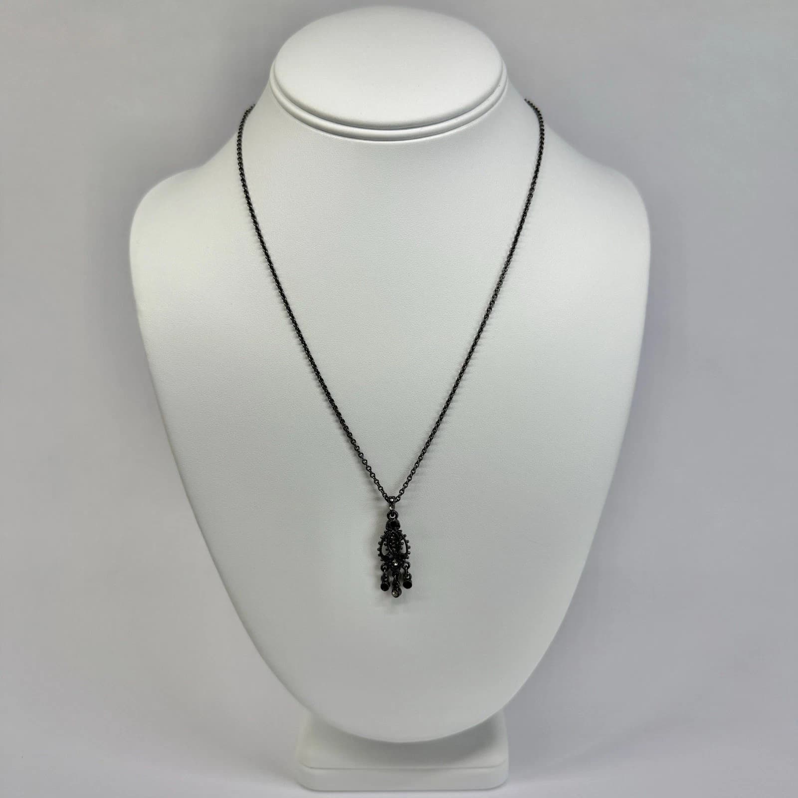 1928 Floral Faceted Crystal Art Deco Dainty Silver Tone Vintage Necklace N683
