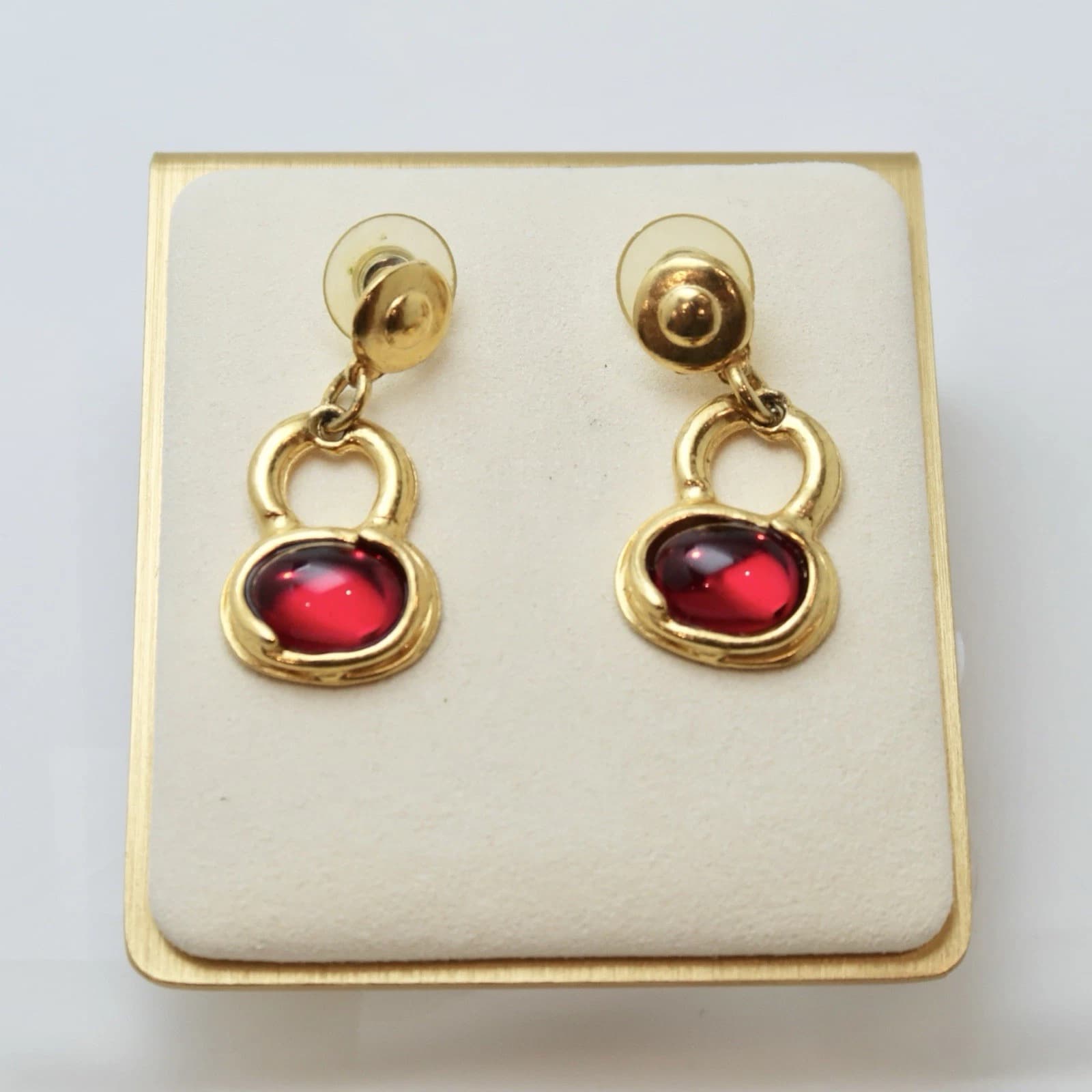 Red Glass Cabochon Equestrian Gold Tone Vintage Dangle Earring Jewelry E10