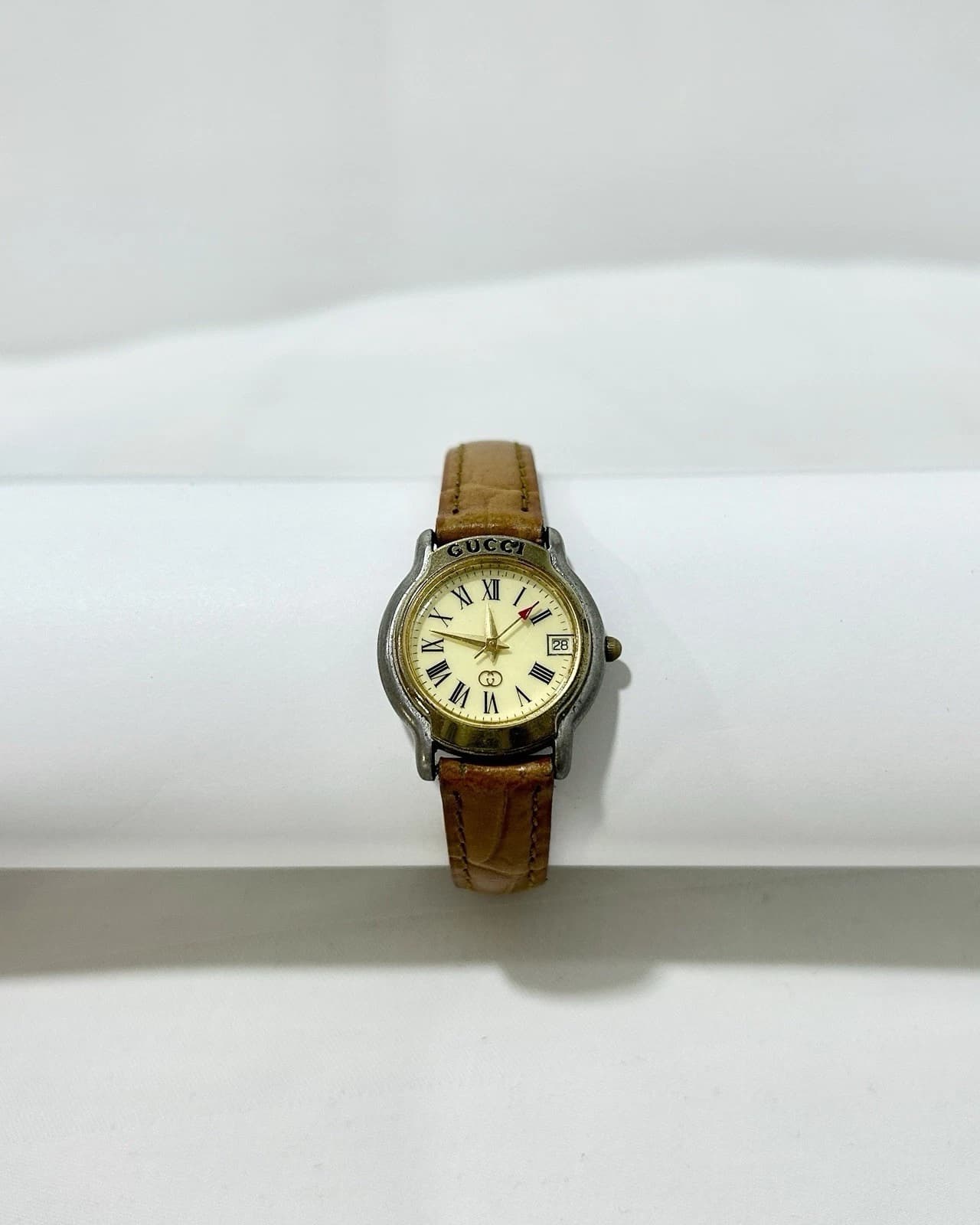 GUCCI 8200m Yellow Dial Leather Band Analog Quartz Vintage Watch W18 *TICKING