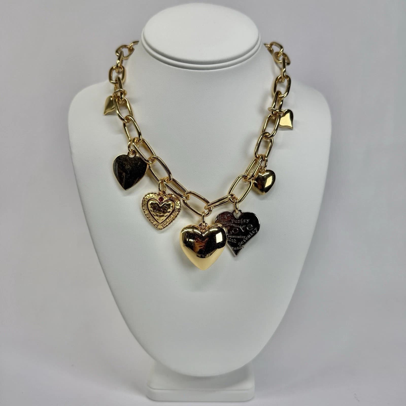 Heart Charm Chunky Chain Gold Tone Vintage Necklace Jewelry N349