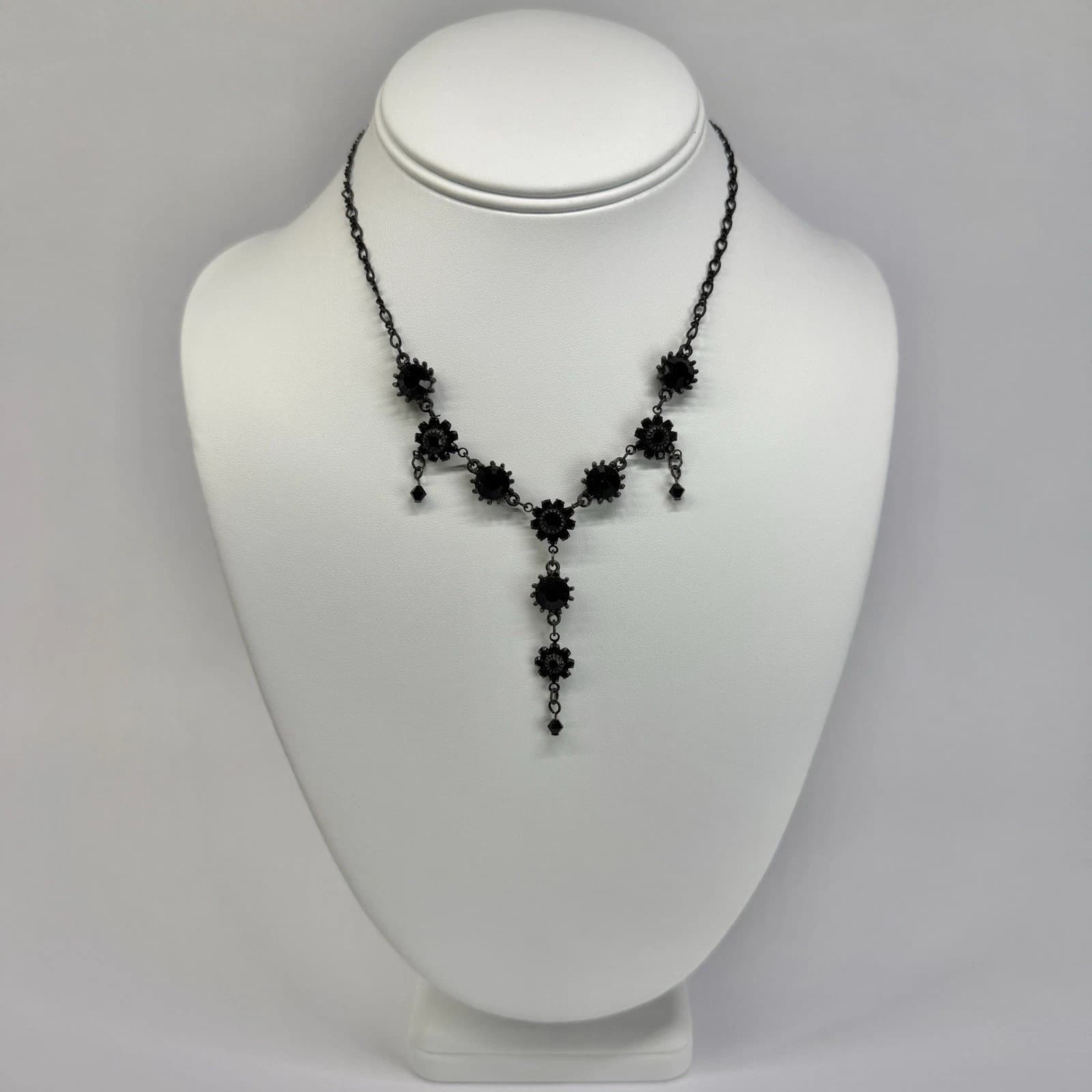 AUSTRIAN Crystal USA Floral Y-Drop Gunmetal Tone Vintage Necklace N659