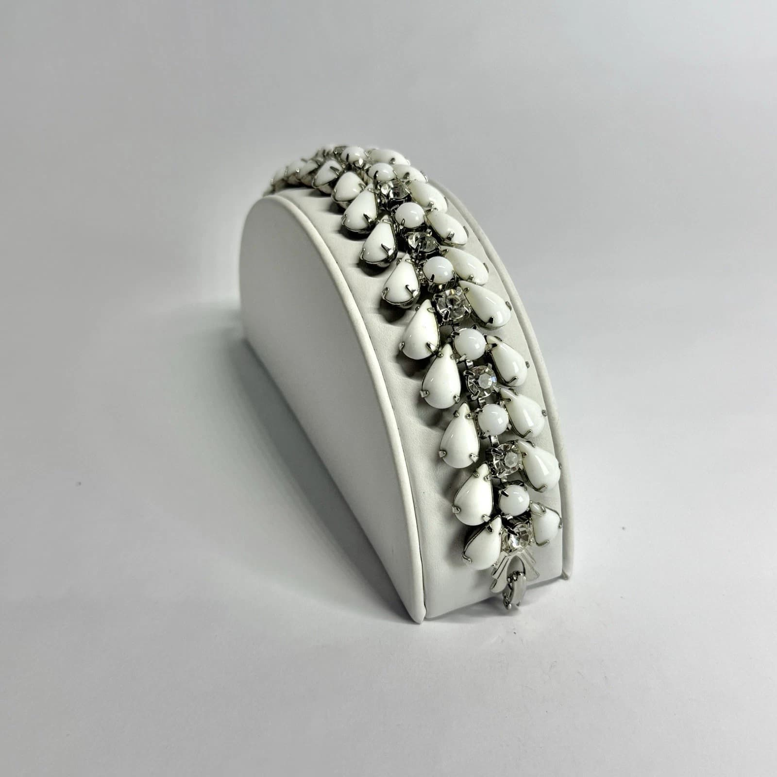 WEISS Milk Glass Rhinestone Silver Tone Vintage Bracelet Jewelry N289
