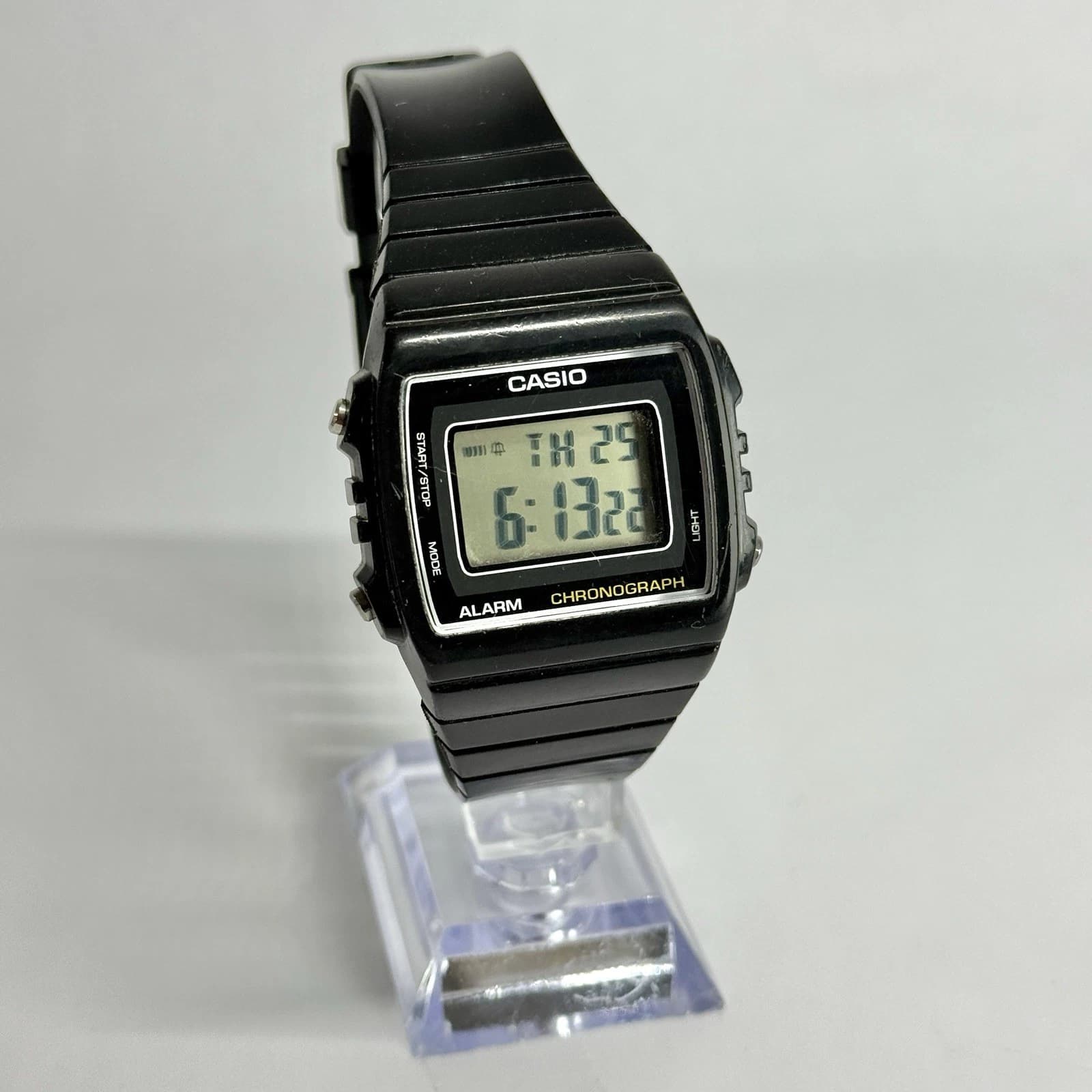 CASIO W215H Alarm Chrono Digital Quartz Unisex Vintage Watch W471 *WORKING