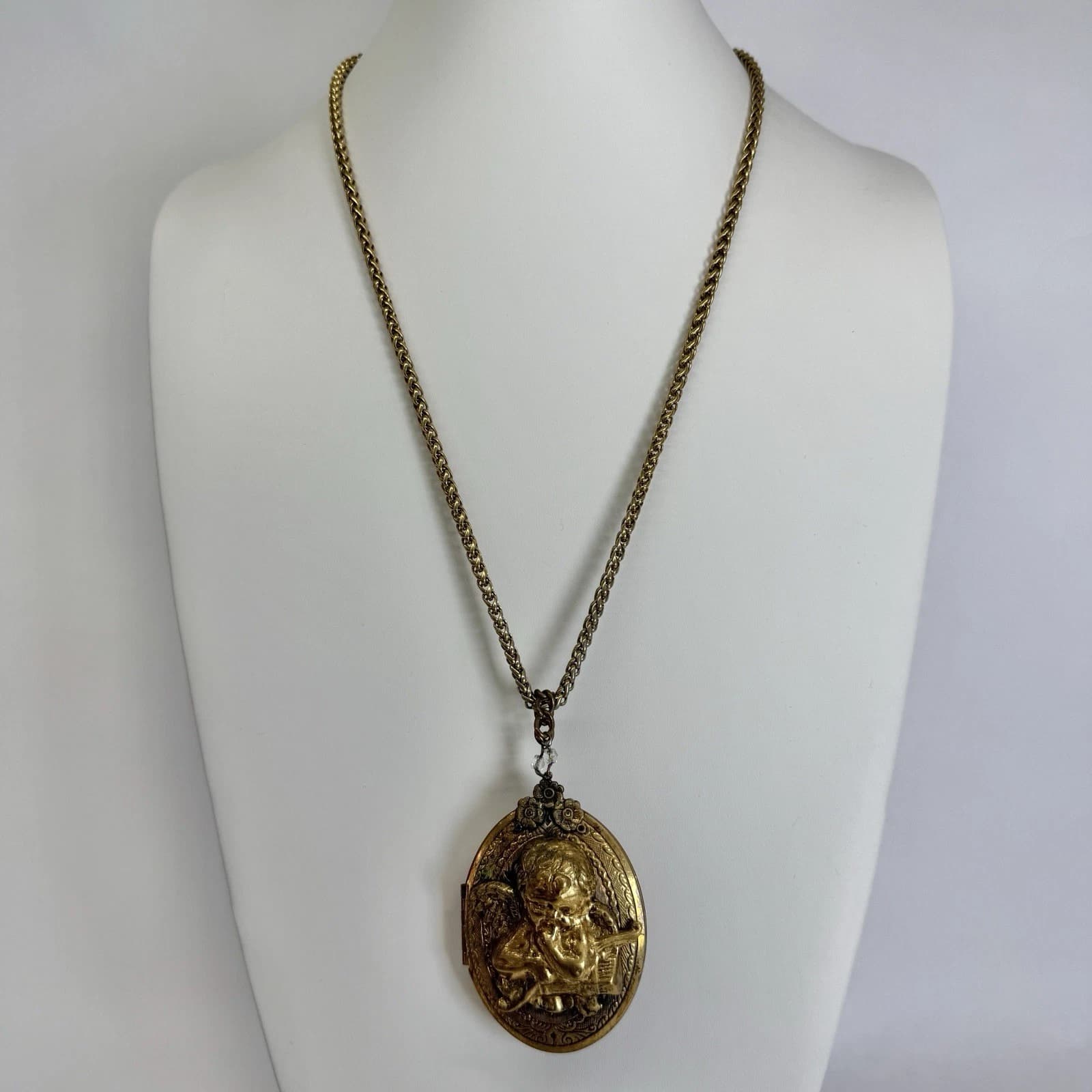 Art Deco Ornate Angel Locket Pendant Gold Tone Vintage Necklace Jewelry N308