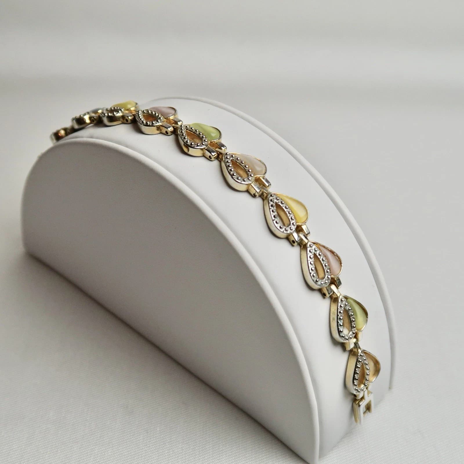 Multicolored Teardrop Shaped Inlays & Rhinestone Vintage Bracelet Jewelry Br87