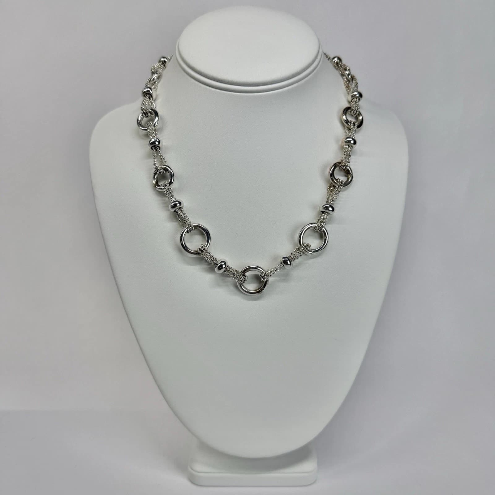 Elegant Round Links Textured Chain Silver Tone Vintage Necklace Jewelry N533