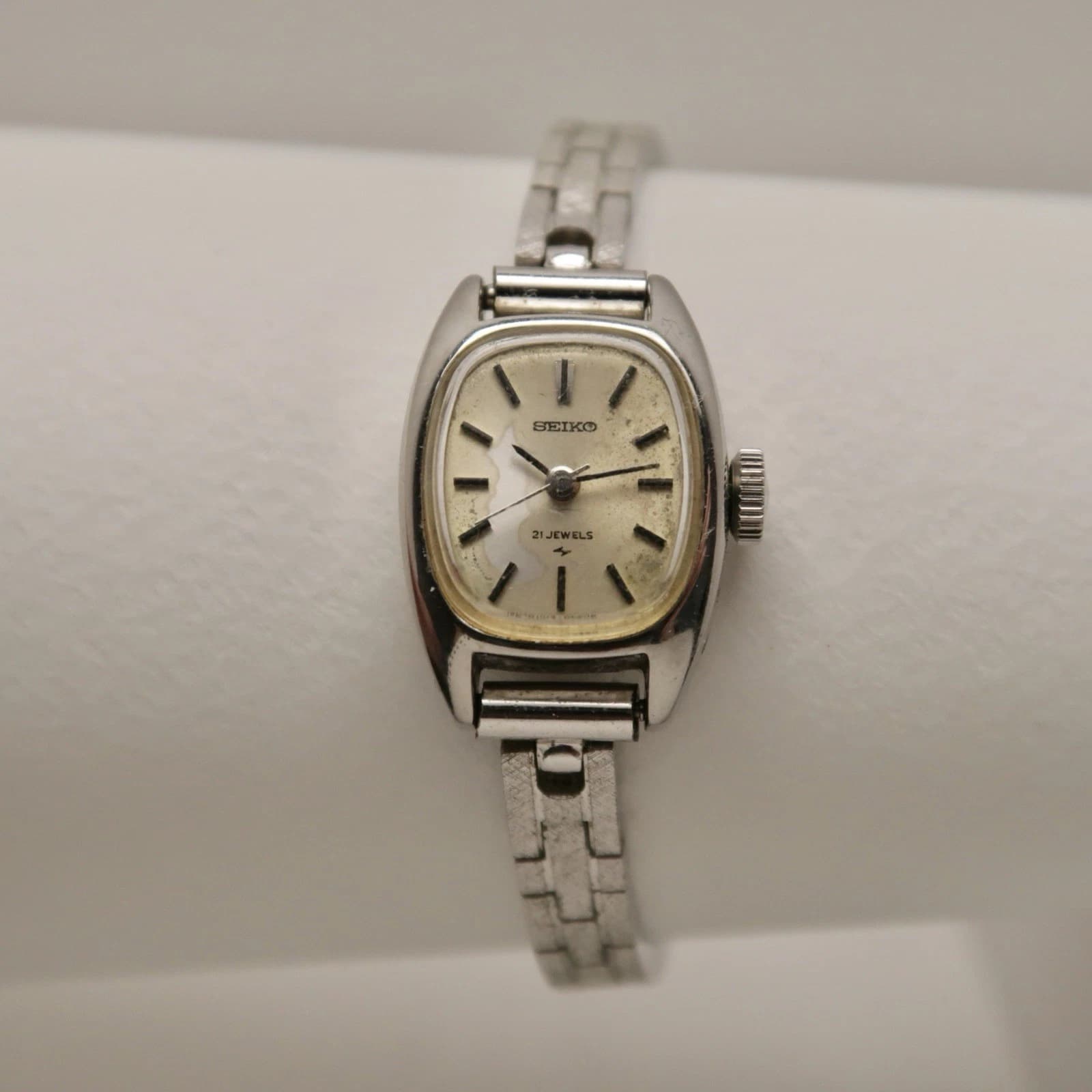 SEIKO 1104-3210 Silver Tone 21J Manual Wind Analog Vintage Watch W172 *WORKING