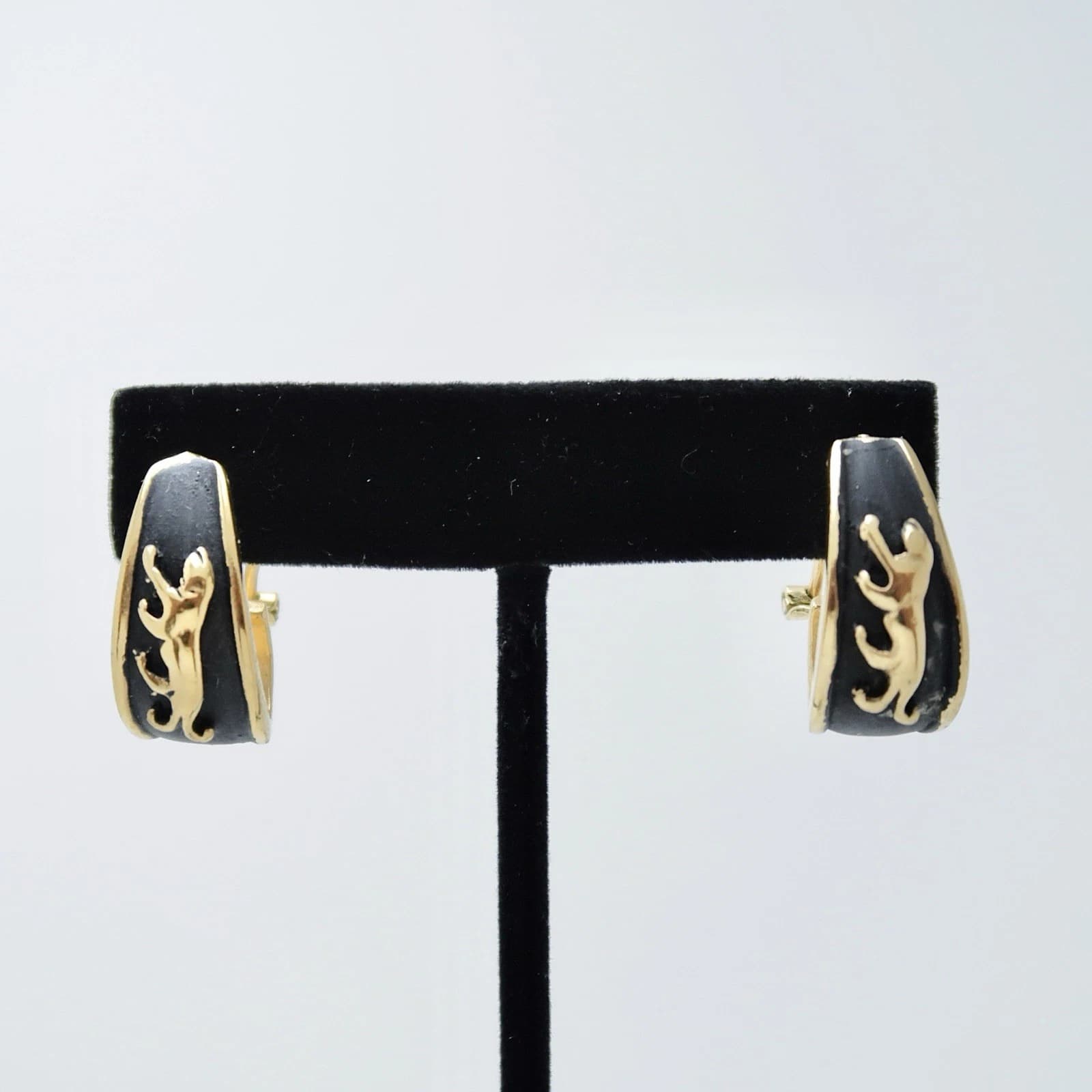 Elegant Jaguar/Panther Enamel Unique Gold Tone Vintage Earring Jewelry E103